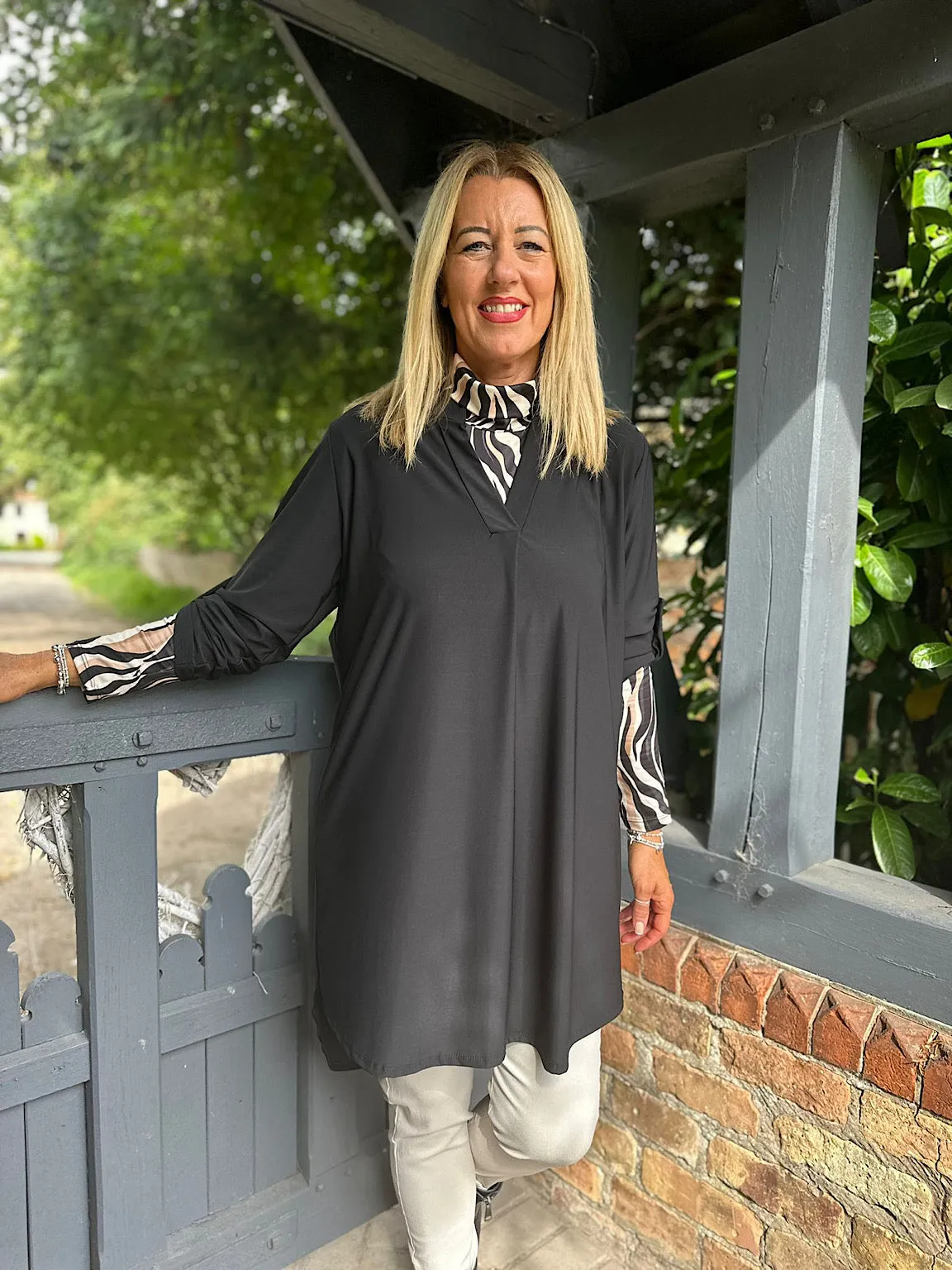 Black Essential Tunic Gloria