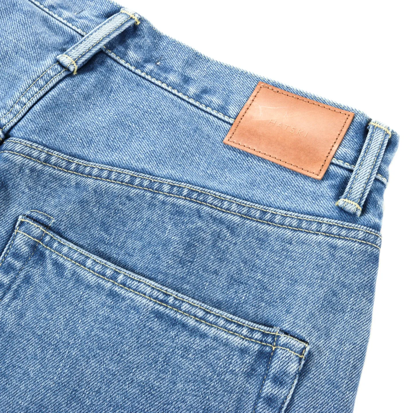 HATSKI LOOSE TAPERED DENIM ICE BLUE