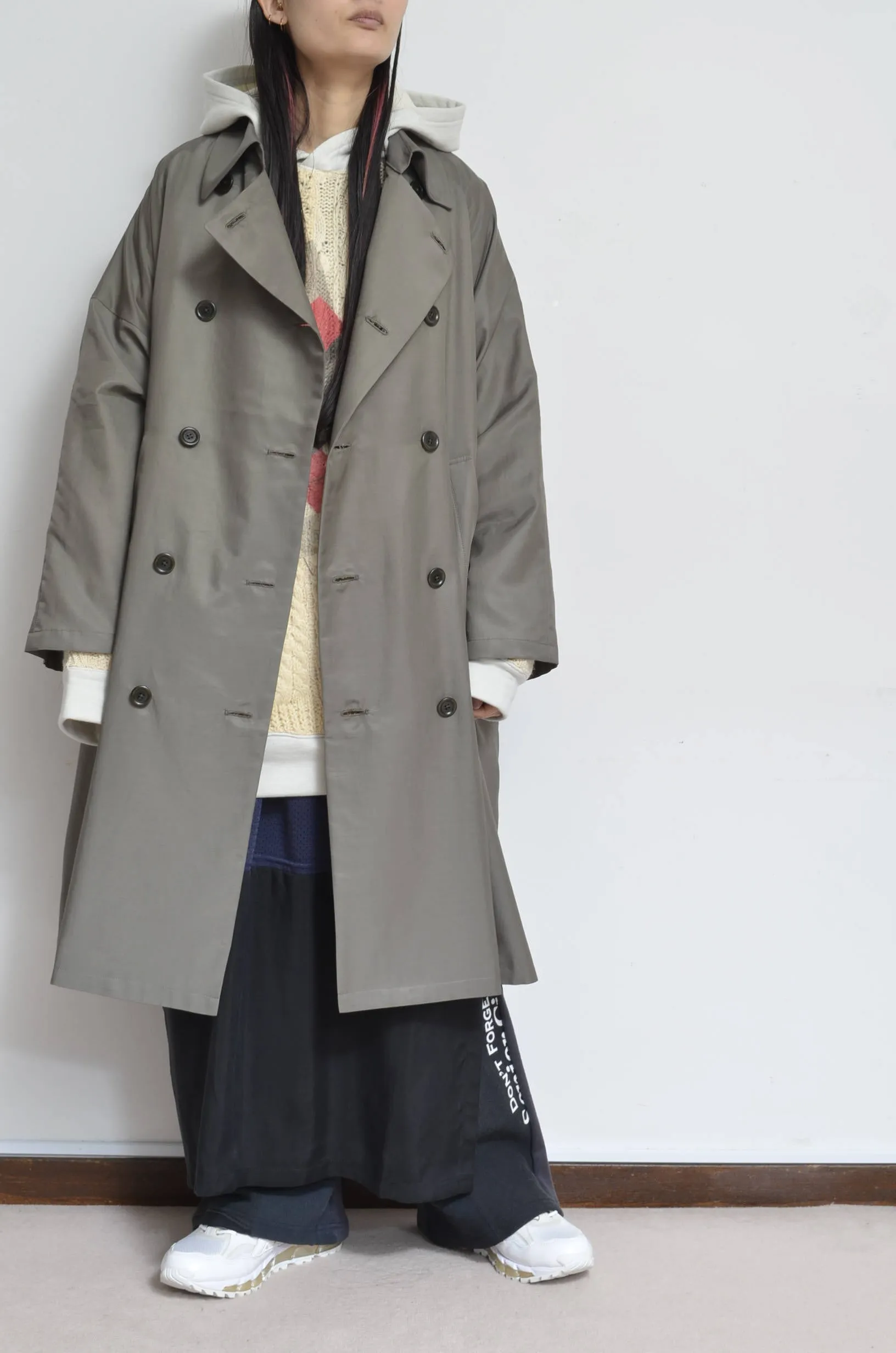 SCARF-LINED TRENCH COAT/KHAKI/01