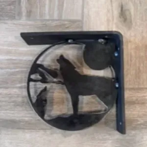 Wolf-Inspired Metal Shelf Bracket - Artisanal Handcrafted Decorative Support